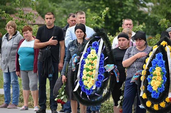 У Великій Кручі попрощалися з юним Героєм Ростиславом Шуляєвим