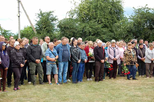 Гребінківська громада провела в останню дорогу свого земляка