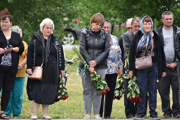 У Великій Кручі попрощалися з юним Героєм Ростиславом Шуляєвим