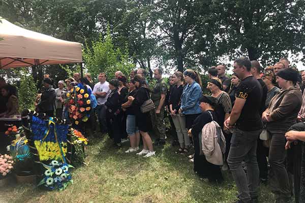 У Миргородській громаді попрощалися з солдатом Струцьким Євгеном