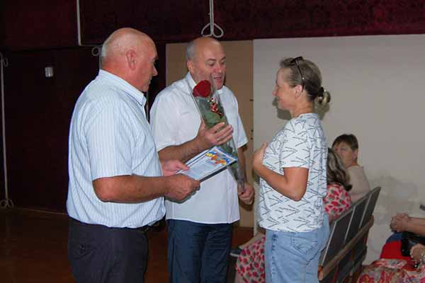 Медиків Гребінківської міської лікарні привітали з професійним святом