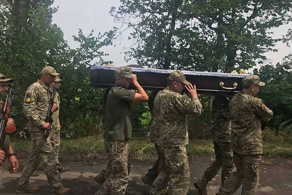 У Миргородській громаді попрощалися з солдатом Струцьким Євгеном