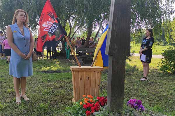 На Полтавщині відкрили меморіальну дошку генерал-хорунжому Армії УНР На Полтавщині відкрили меморіальну дошку генерал-хорунжому Армії УНР