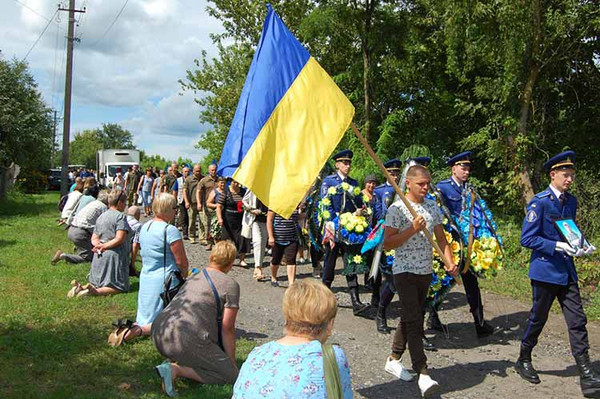 Прощання з Героєм біля могили Євгена Павловича Гребінки Прощання з Героєм біля могили Євгена Павловича Гребінки