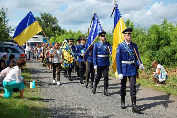 Прощання з Героєм біля могили Євгена Павловича Гребінки Прощання з Героєм біля могили Євгена Павловича Гребінки