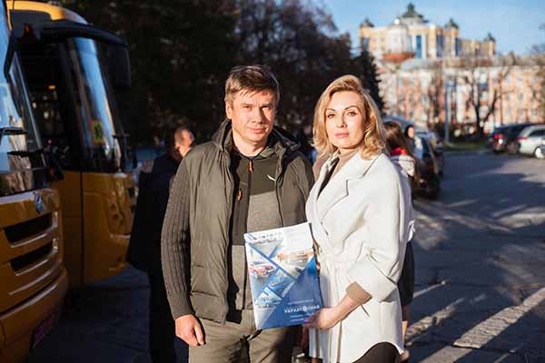 Громадам Полтавщини передали 13 шкільних автобусів Громадам Полтавщини передали 13 шкільних автобусів