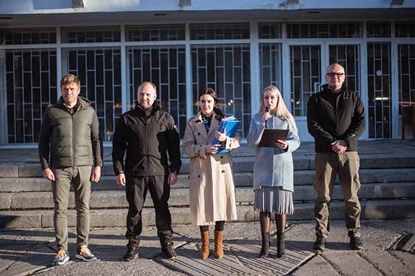 Громадам Полтавщини передали 13 шкільних автобусів Громадам Полтавщини передали 13 шкільних автобусів