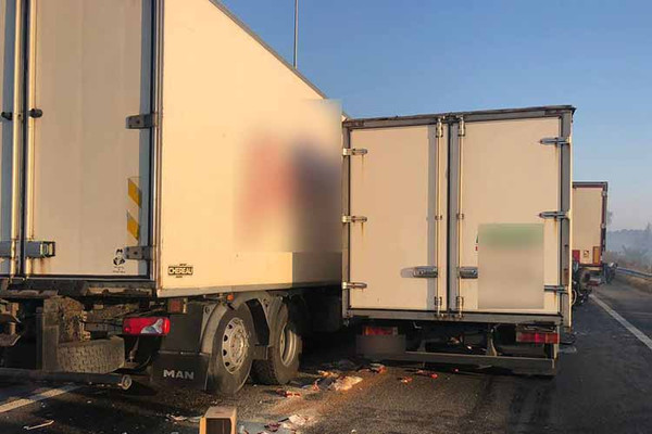 На Полтавщині сталося зіткнення шести транспортних засобів