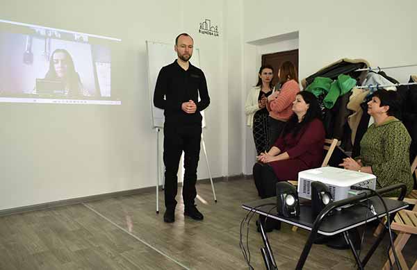 У Пирятині відкрили молодіжний простір "КолоМолоді" У Пирятині відкрили молодіжний простір "КолоМолоді"