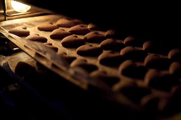 Переселенка відкрила виробництво страв тривалого зберігання