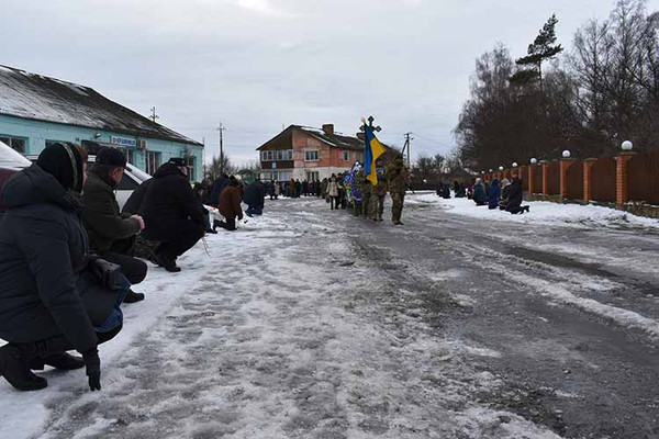 На Полтавщині провели в останню дорогу Героя-захисника Сергія Бабича