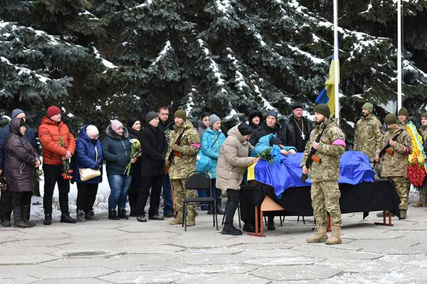 На Полтавщині провели в останню дорогу Героя-захисника Сергія Бабича