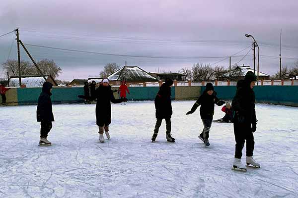 У Пирятині запрацювала ковзанка