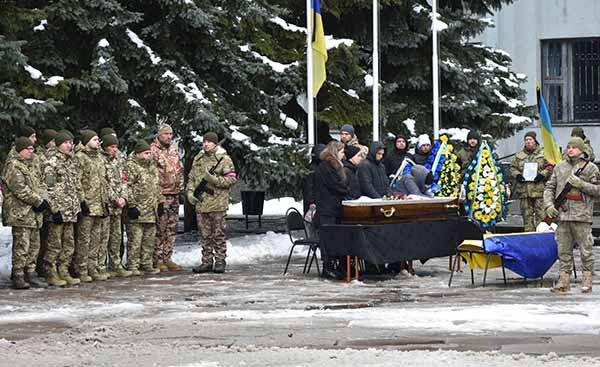 Пирятинці провели в останню путь гранатометника Івана Алтухова