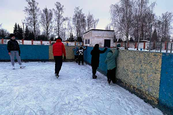 У Пирятині запрацювала ковзанка