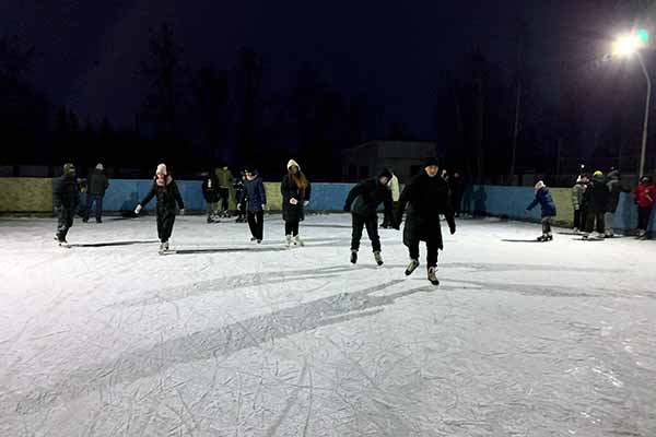 У Пирятині запрацювала ковзанка