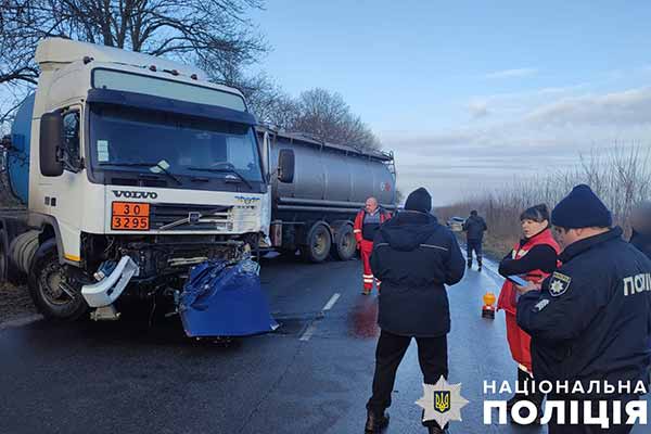 Смертельна ДТП на Полтавщині: Skoda зіткнулася з бензовозом Смертельна ДТП на Полтавщині: Skoda зіткнулася з бензовозом
