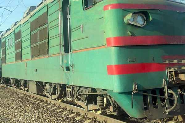 вантажний потяг