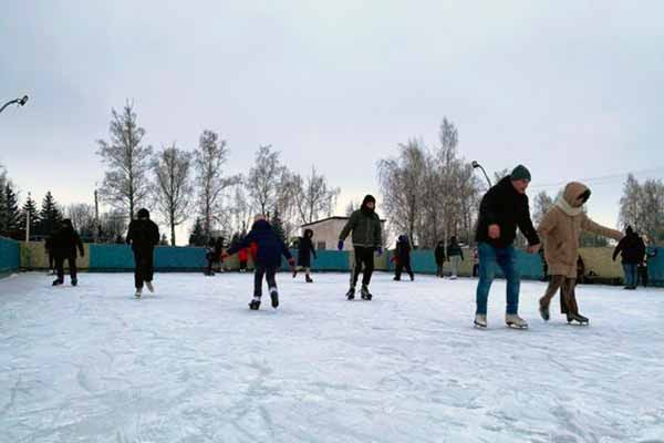 У Пирятині запрацювала ковзанка