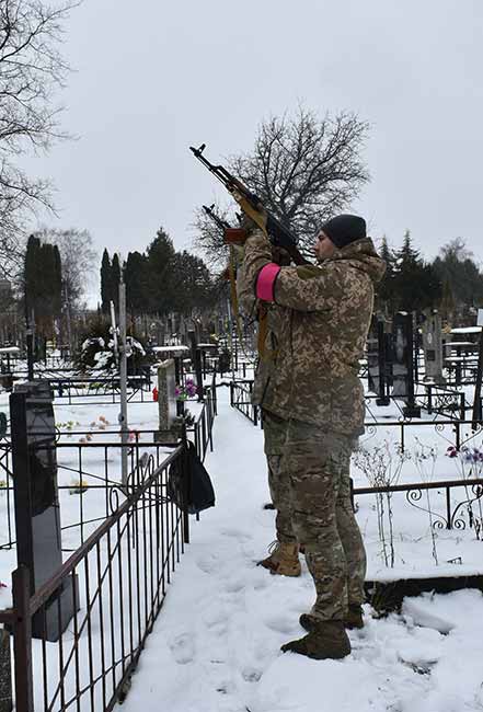 Пирятинці провели в останню путь гранатометника Івана Алтухова