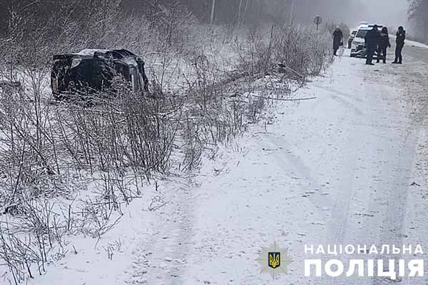 На Полтавщині перекинувся пасажирський мікроавтобус
