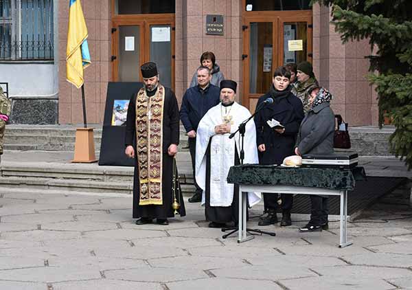 Пирятинщина попрощалася із захисником Володимиром Максименком Пирятинщина попрощалася із захисником Володимиром Максименком