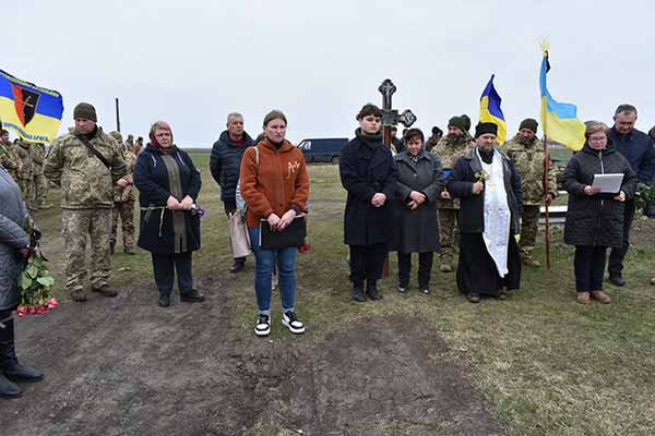 Пирятинщина попрощалася із захисником Володимиром Максименком Пирятинщина попрощалася із захисником Володимиром Максименком