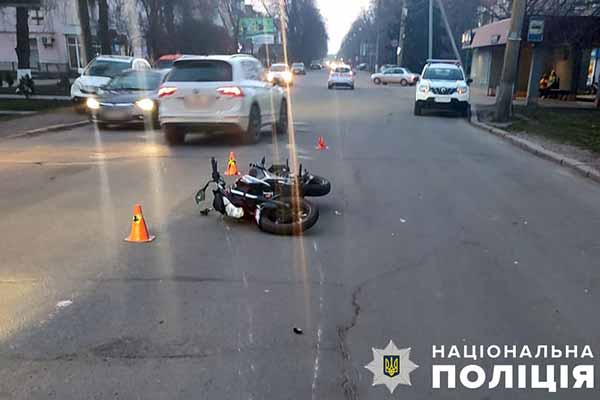 На Полтавщині водій мотоцикла здійснив наїзд на 74-річну жінку