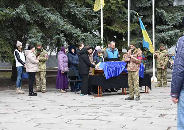 Пирятинщина попрощалася із захисником Володимиром Максименком Пирятинщина попрощалася із захисником Володимиром Максименком