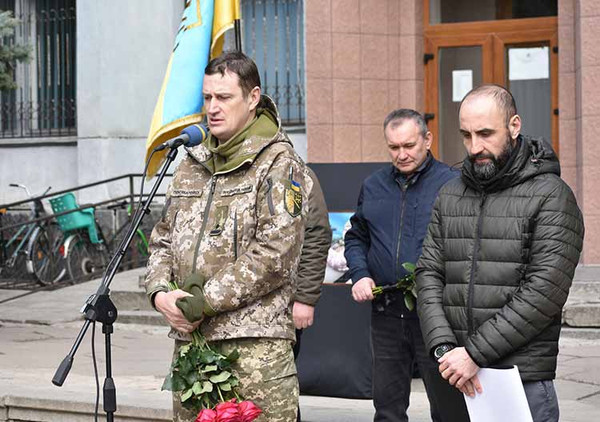Пирятинщина попрощалася із захисником Володимиром Максименком Пирятинщина попрощалася із захисником Володимиром Максименком
