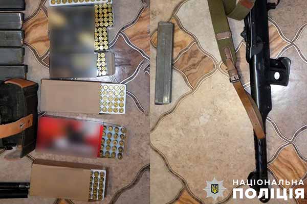 Поліція Полтави затримала нелегального торгівця зброєю