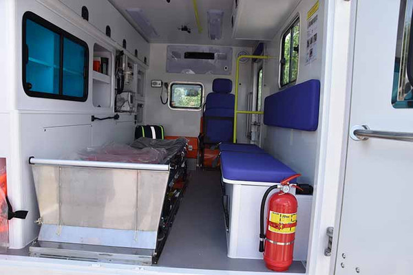 автомобіль швидкої допомоги