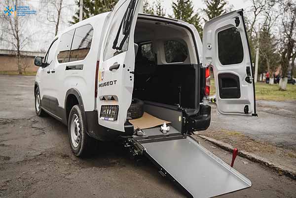 автомобіль для допомоги постраждалим від домашнього насильства