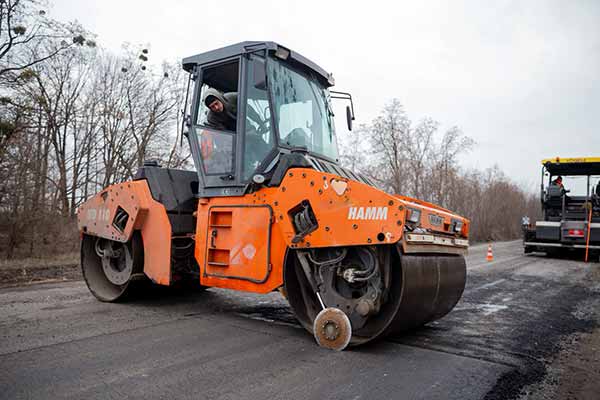 Ремонтні роботи на місцевих автошляхах Полтавської області