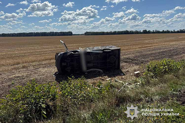 На Полтавщині внаслідок ДТП постраждала водійка мікроавтобусу