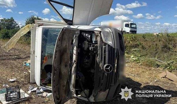 На Полтавщині внаслідок ДТП постраждала водійка мікроавтобусу