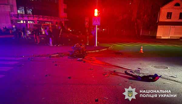 У Полтаві зіткнулися позашляховик та мотоцикл: його водій у лікарні