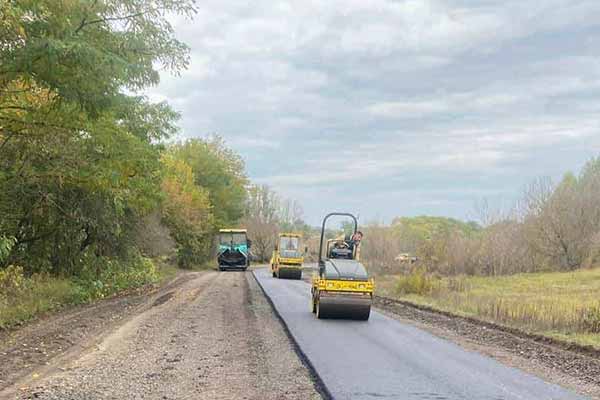 У Гребінківській громаді ремонтують дорогу: за чиї кошти У Гребінківській громаді ремонтують дорогу: за чиї кошти
