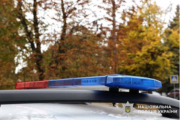 У Лубнах на зупинці громадського транспорту виявлено чоло...