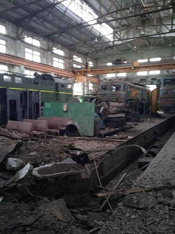 Ворог знищив локомотивне депо у Гребінці