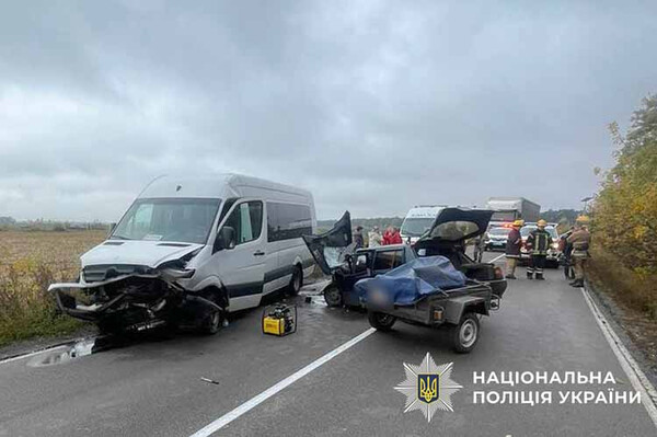 Місце ДТП: пошкоджені транспортні засоби