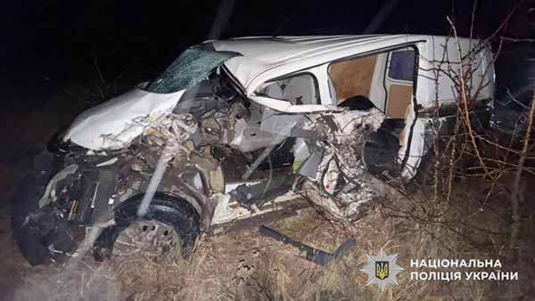 На Полтавщині зіткнулися мікроавтобус і трактор