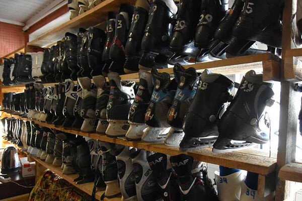 У Пирятині запрацювала ковзанка