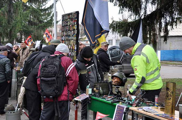 У Гребінці відбувся благодійний ярмарок на підтримку ЗСУ