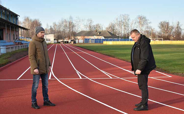 Пирятин, на стадіоні завершено реконструкцію бігових доріжок