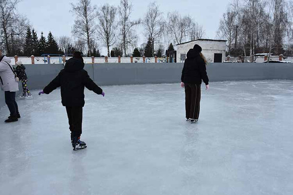 У Пирятині запрацювала ковзанка