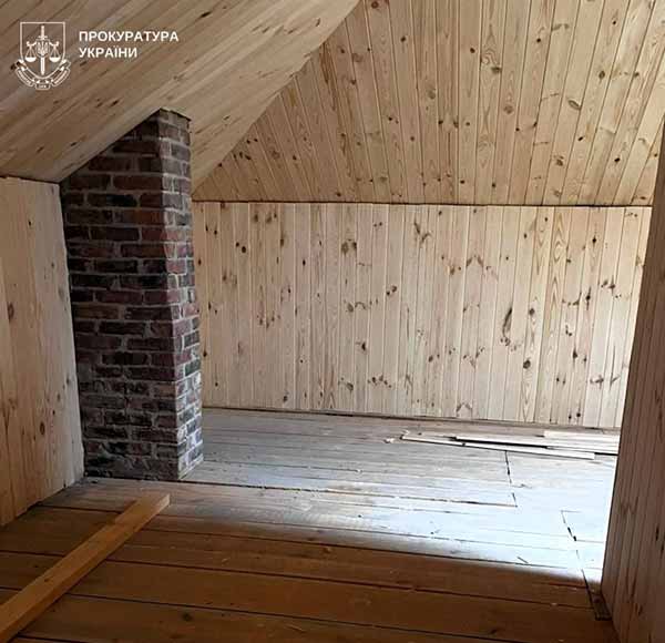 У робочий час залучали підлеглих до будівництва приватних будинків