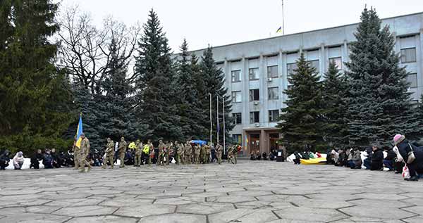 Упізнаного за ДНК воїна з Пирятина провели в останню путь
