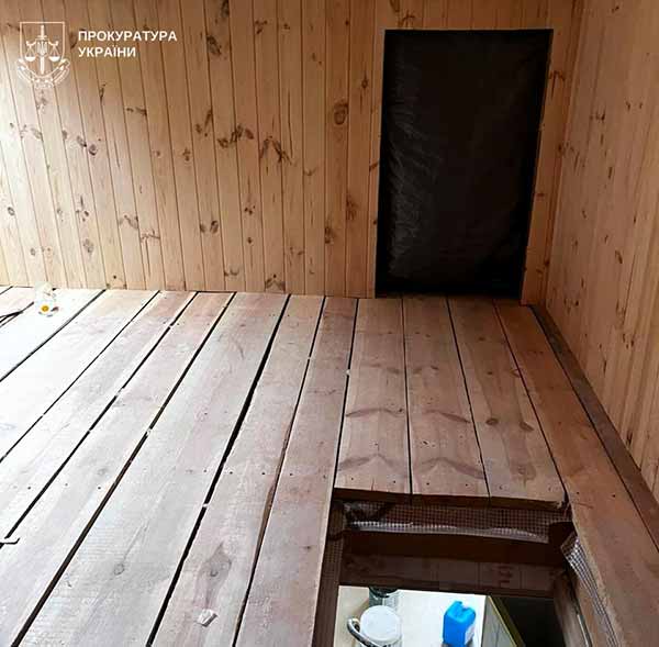 У робочий час залучали підлеглих до будівництва приватних будинків