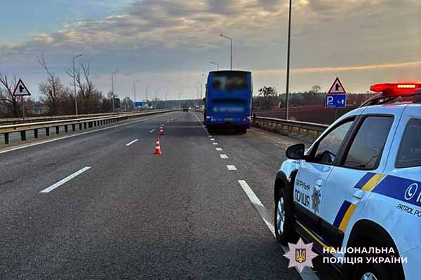 У Миргородському районі сталася аварія за участю автобуса та вантажівк